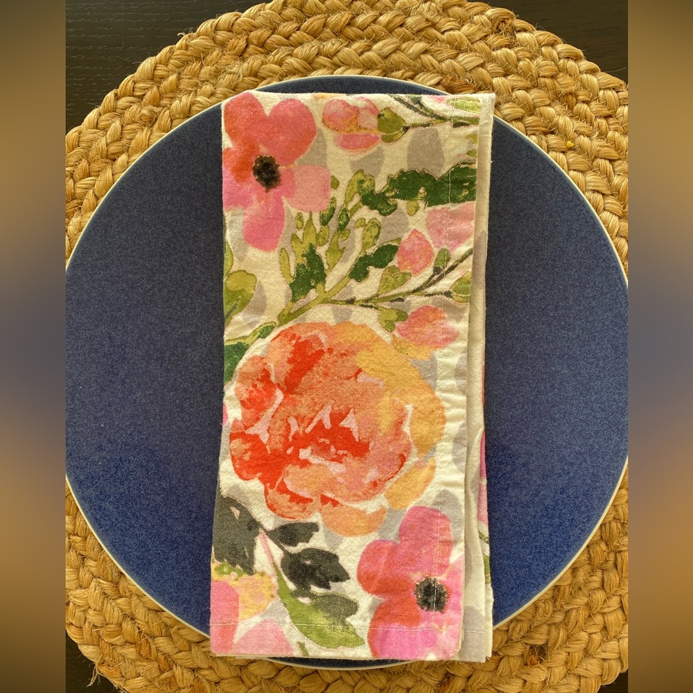 World Market Napkins, 100% Cotton, Floral Print , set of 6 , 3 are NWT, 3 used - Picture 2 of 4
